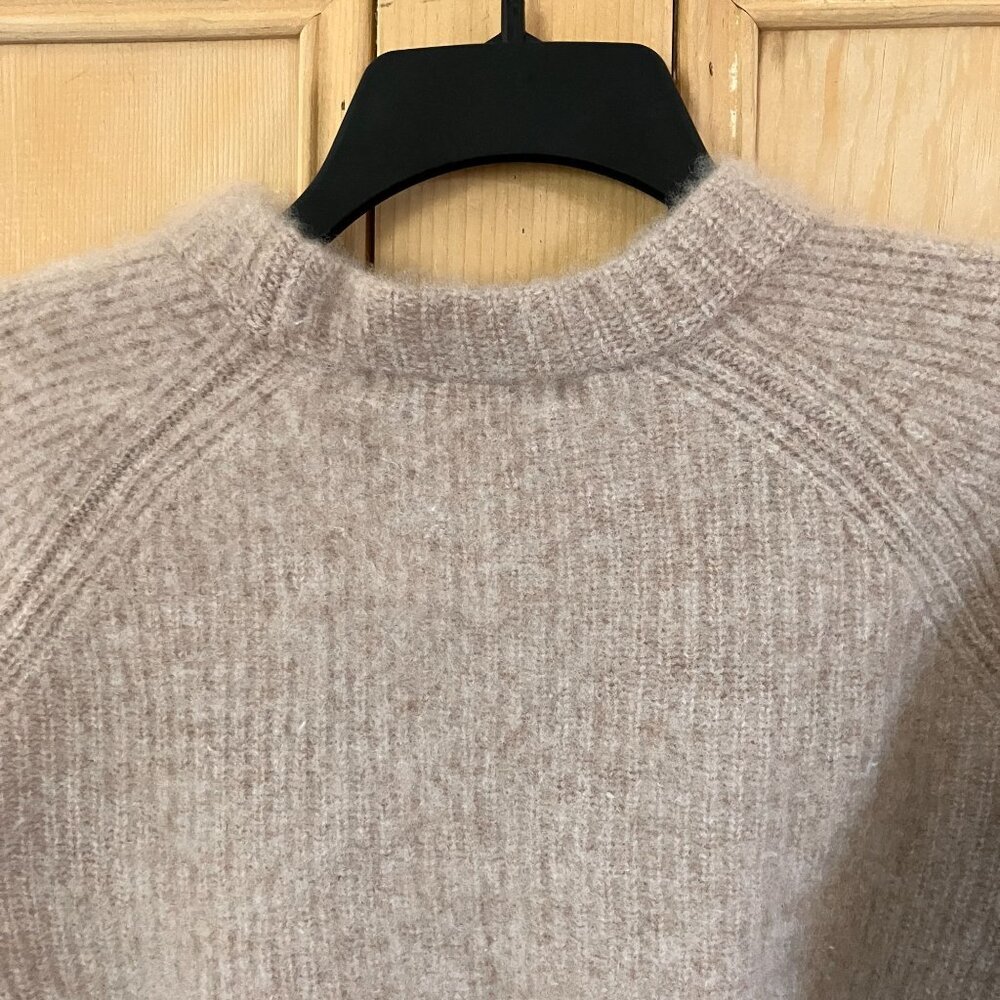 Quince Womens 100% Cashmere Thick Fisherman Ribbed Sweater Medium Beige FA EXC - Picture 11 of 12